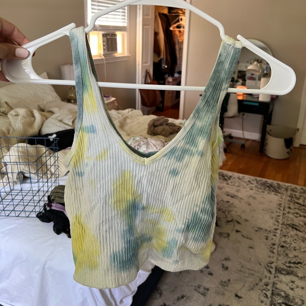 cropped tank top